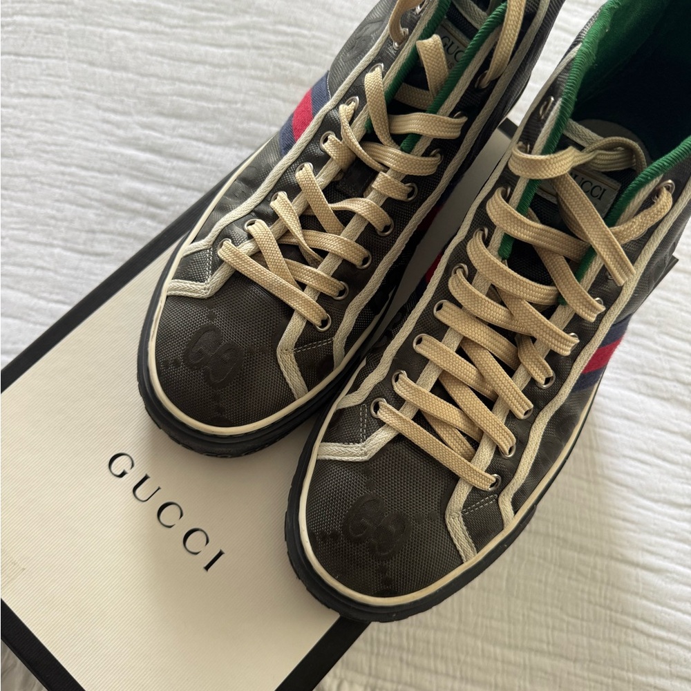 Gucci Men's Black and Green High-Top Sneakers